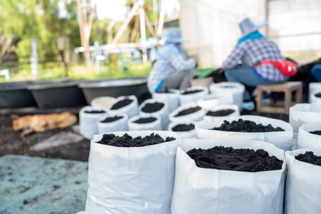 The Advantages of Organic Fertilizers: A Comprehensive Overview for Gardeners 2 What are Organic Fertilizers